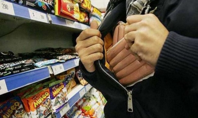 Avola, ruba prodotti alimentari al supermercato: 47enne denunciato