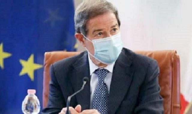 Covid, Musumeci "Se i contagi scendono ancora, revoca alla zona rossa"