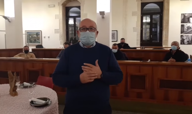 La protesta pacifica degli operatori della ristorazione di palazzolo Acreide: quinto giorno di occupazione dell'aula consiliare