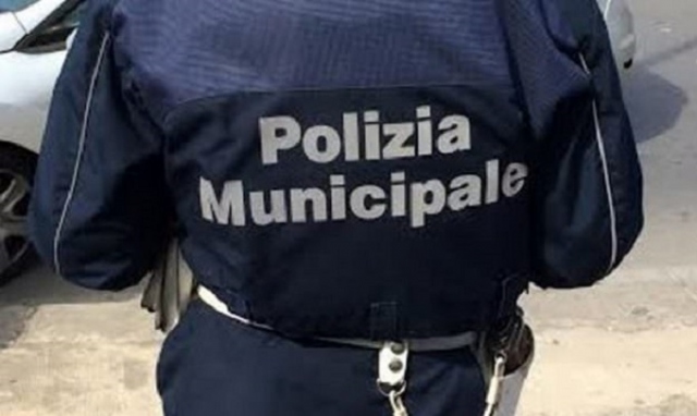 Avola, positivo al covid ma sorpreso in giro: denunciato