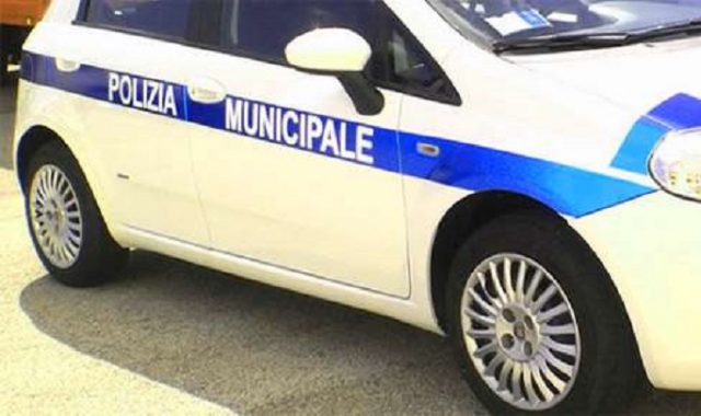 Siracusa, si prendono cura di un'anziana sola: elogio per 2 ispettrici della Municipale