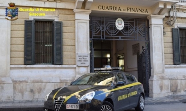 Noto, maxi sequestro di prodotti con marchio contraffatto