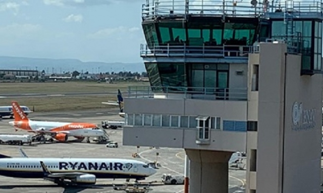 Etna, l'allerta scende da rossa ad arancione. Riapre l'aeroporto di Catania