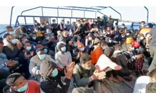 Augusta, 21 positivi tra i 102 migranti a bordo della Aita Mari