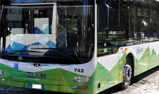 Siracusa, decreto di finanziamento per 2,5 milioni per l'acquisto di 10 bus a metano