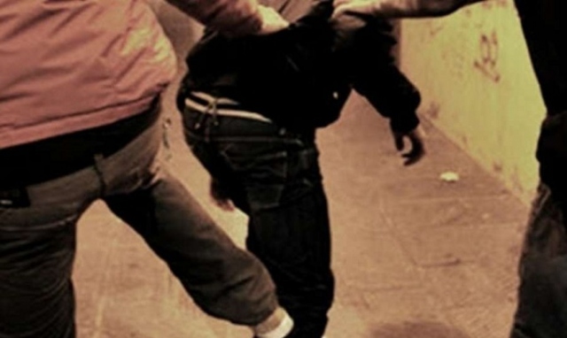 Siracusa, lite tra stranieri: uno dei 2 armato di un'asta in legno