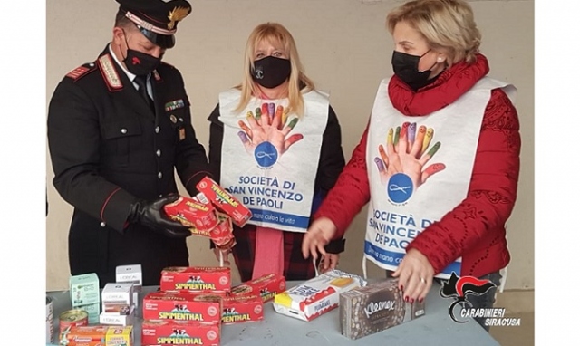 Siracusa, furto in supermercato: ladri arrestati e merce donata in beneficenza alla Caritas