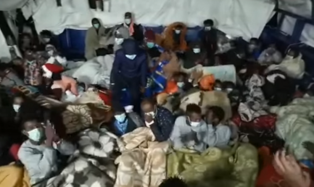 La Aita Mari al Porto di Augusta, al via le operazioni di sbarco