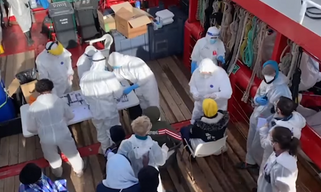 Ocean Viking ad Augusta, sale a 49 il numero dei migranti positivi al Covid