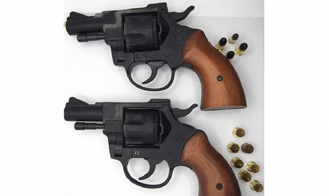 Augusta, evade i domiciliari e viene trovato in possesso di 2 revolver privi del tappo rosso