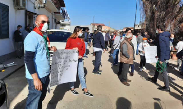 Villaggio extracomunitari di Cassibile, diretta a "Dritto e Rovescio"