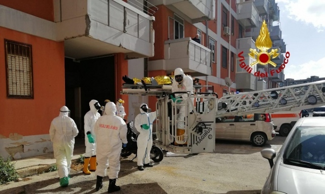 Siracusa, soccorso a persona: in azione i vigili del fuoco con l'autoscala