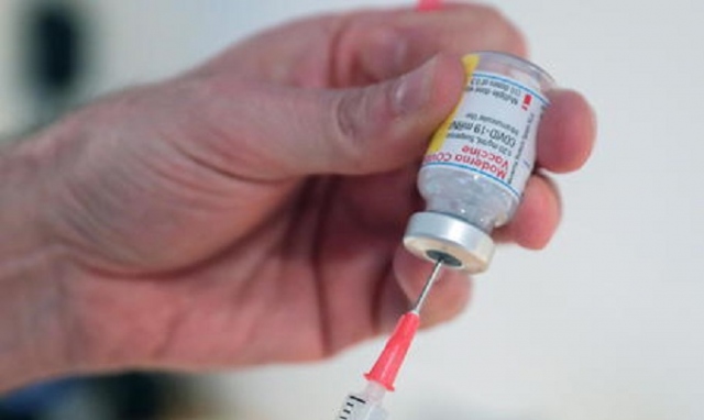 Vaccini: in Sicilia da lunedì 8 febbraio prenotazioni per gli over 80 anni