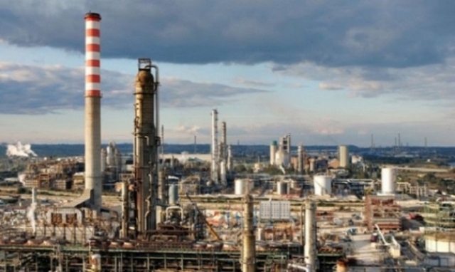 Siracusa, sindacati metalmeccanici: "Uscai in tutto il petrolchimico e vaccinazione prioritaria"