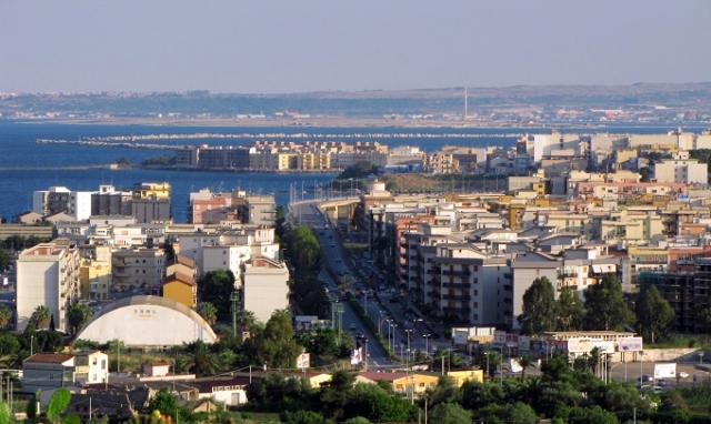 Augusta, in due giorni quasi 30 positivi in più. Il sindaco Di Mare: "Così si rischia la zona rossa"