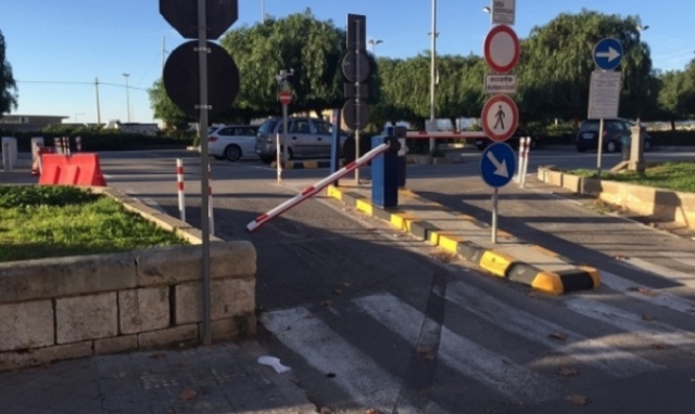 Siracusa, Molo Sant'Antonio: tutta l'area destinata ai bus per gli utenti dell'Hub vaccinale