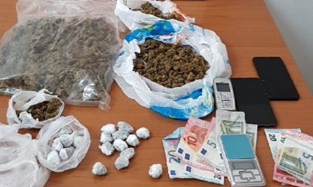 Siracusa, 370 grammi di marijuana nello zainetto: 2 arresti