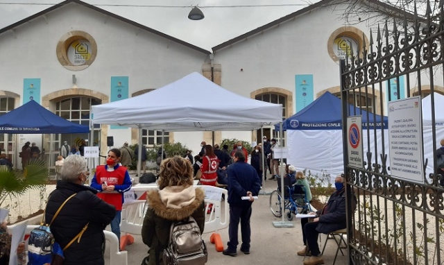 Vaccinazione anticovid, interventi per migliorare la fribilità dell'Hub dell'Urban Center