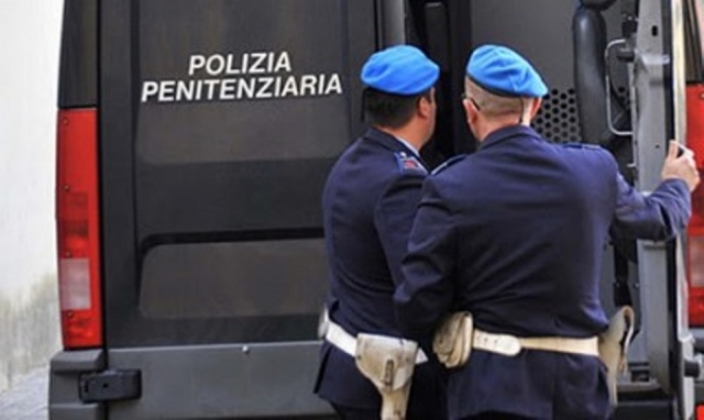 Vaccinazione anticovid, agenti di Polizia penitenziaria del Siracusano: "Noi dimenticati"