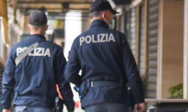Siracusa, 19 persone in un bar: arriva la sospensione per 5 giorni