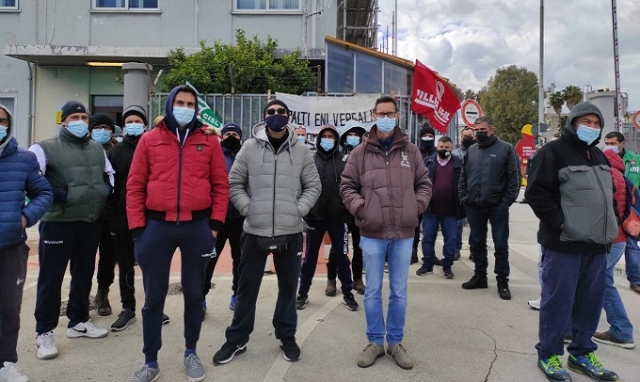 Priolo, Versalis: protesta dei lavoratori edili della Bng