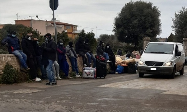 Cassibile, dopo lo sgombero: si moltiplicano le prese di posizione