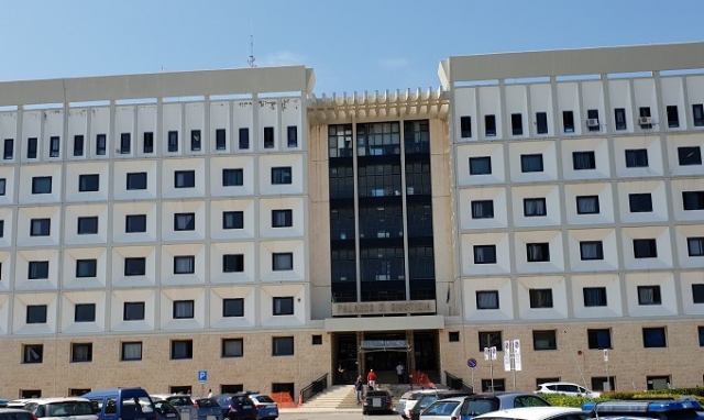 Siracusa, con un coltello in tasca in tribunale: denunciato 56enne