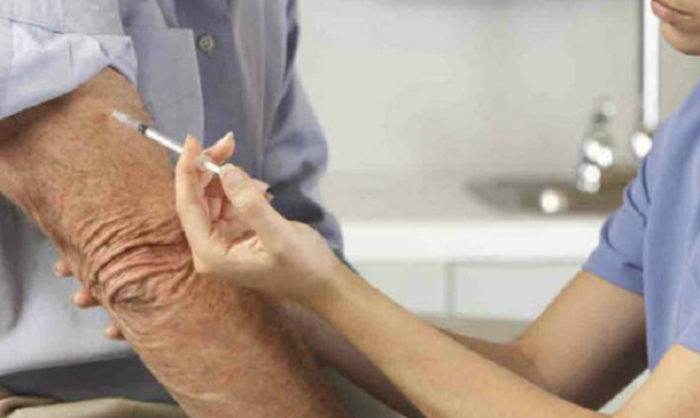 Vaccini, aperte in Sicilia le prenotazioni per 70enni