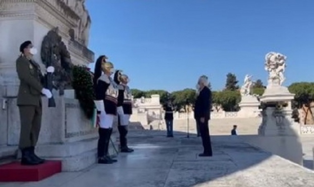 25 aprile, Mattarella e Draghi all'Altare della Patria