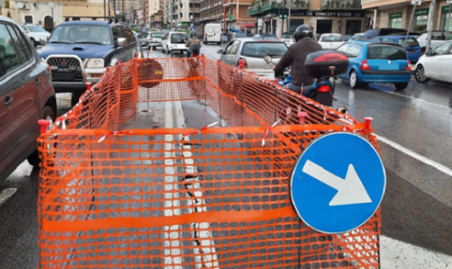 Siracusa, riparata la buca in viale Teracati causata 5 mesi fa da un forte temporale