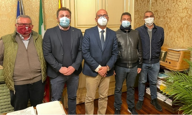 Augusta, tassa di soggiorno: incontro tra il sindaco Di Mare e gli albergatori di Confindustria