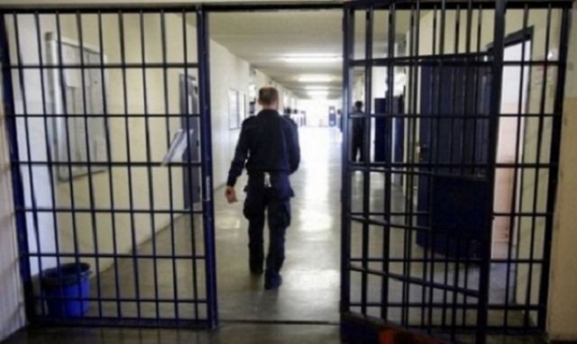 Augusta, agente della polizia penitenziaria aggredito da un detenuto