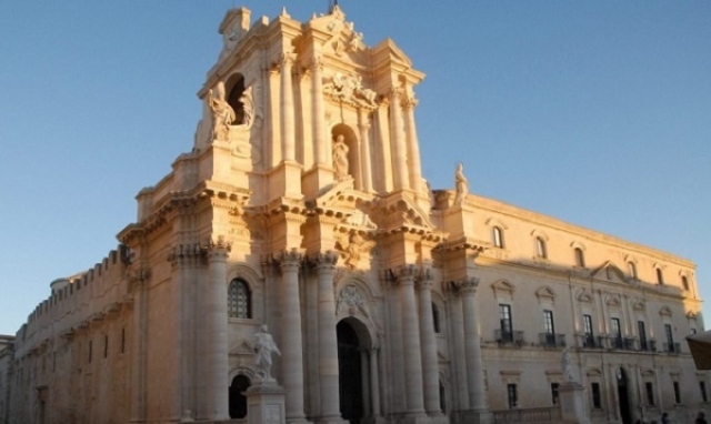 Siracusa, le celebrazioni della Veglia e del giorno di Pasqua in streaming