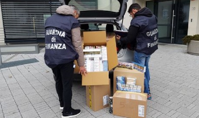 Contrabbando di sigarette tra Palermo e Napoli, 15 misure cautelari