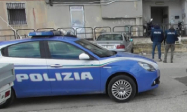 Siracusa: marijuana, crack e cocaina in un'aiuola di via Santi Amato