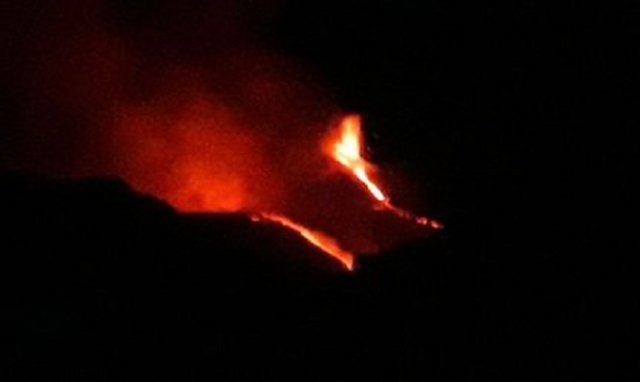 Etna, fontana di lava e cenere: 17esimo parossismo