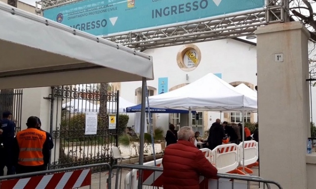 Open weekend, vaccini senza prenotazione anche per gli over 80