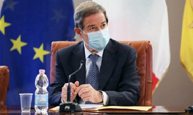 Emergenza covid, Musumeci: "Sicilia a rischio zona rossa, vaccini unica soluzione"