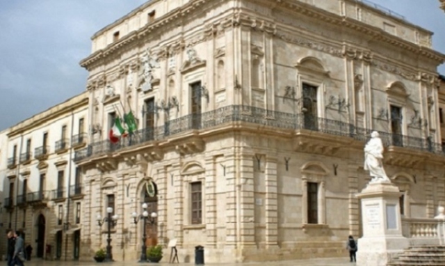 Siracusa, carenze di organico al Comune: Cafeo (Iv) "Intervenire sui contratti"