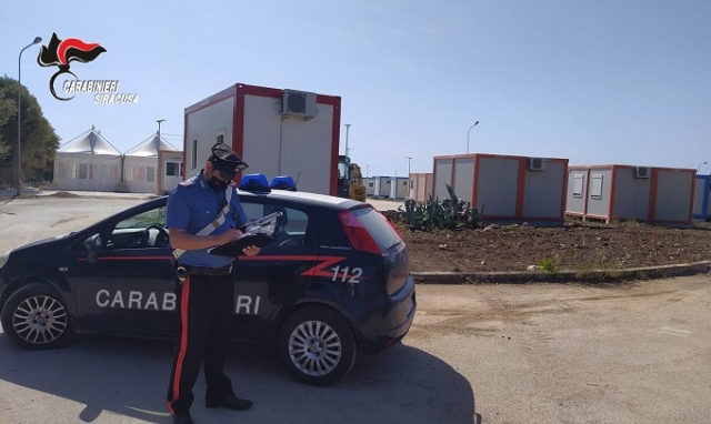 Cassibile, si spaccia per un altro per occupare un posto letto all'ostello per lavoratori stagionali: denunciato
