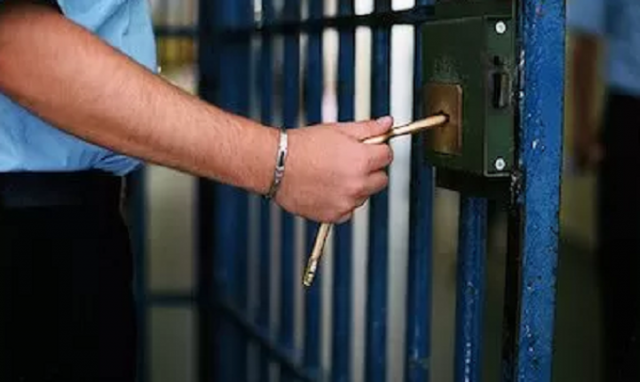 Noto, latitante da 10 giorni: 45enne dai domiciliari al carcere