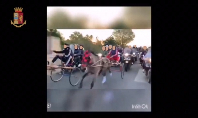 Noto, corsa clandestina di cavalli: denunciato fantino 17enne