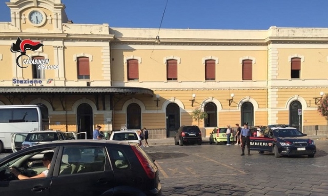 Siracusa, evade i domiciliari: rintracciato alla stazione e arrestato