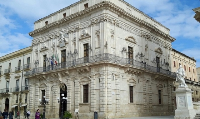 Siracusa, il Comune tra due fuochi per il bando del servizio idrico: la Siam ricorre al tar e i sindacati lo contestano