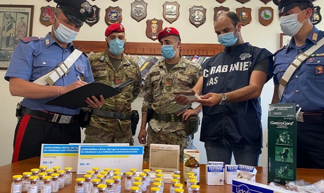 Corse clandestine di cavalli, 18 perquisizioni tra Noto, Rosolini e Avola: sequestro di farmaci dopanti