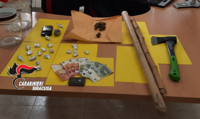 Augusta, marijuana negli slip e in casa: arestato 40enne