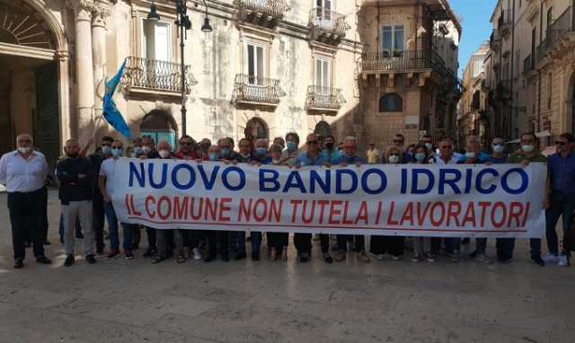 Siracusa, sit in lavoratori Siam: Baio "bacchetta" l'amministrazione comunale per il mancato incontro con i sindacati
