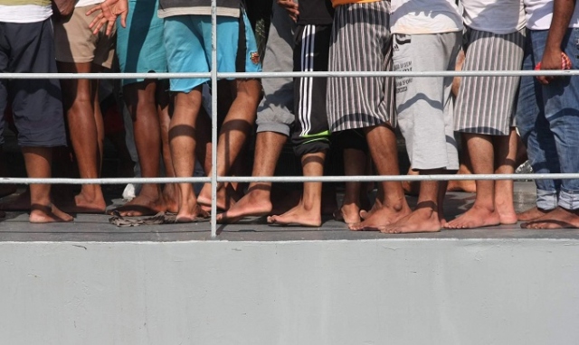 Veliero soccorso al largo delle coste siracusane, fermati 2 presunti trafficanti