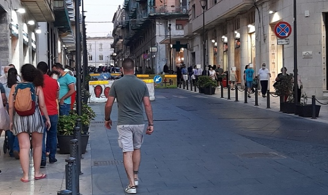 Siamo in zona bianca e si torna alla quasi normalità: stop al coprifuoco. Tutte le nuove regole