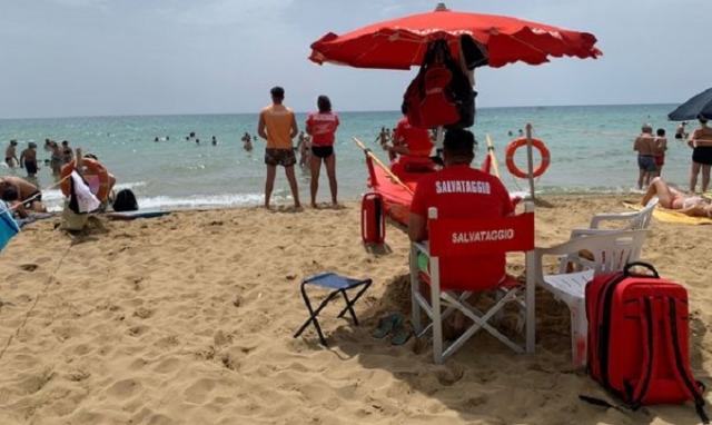 Noto, Spiagge sicure: allestite 2 postazioni con i bagnini dell'Avcn